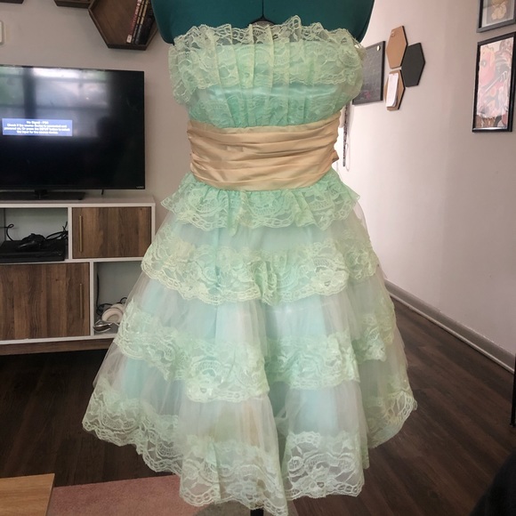 Betsey Johnson Rare Tea Party Dress Size 0/2 Mint - Picture 2 of 5